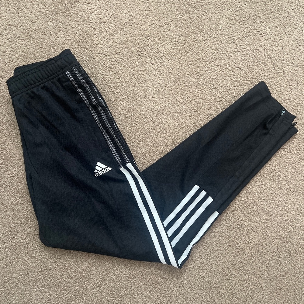 NWOT Adidas joggers